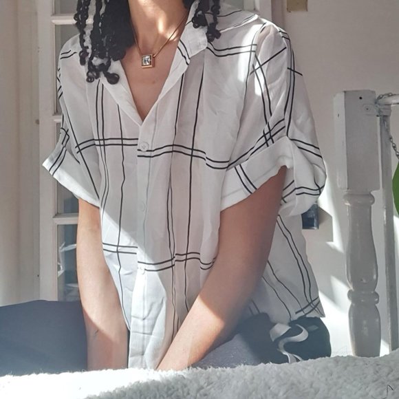 Cropped button down top - Picture 2 of 3